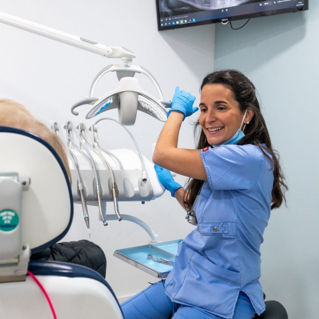 Doctora Ana Fernandez Cavada - Clínica Dental Dentinos