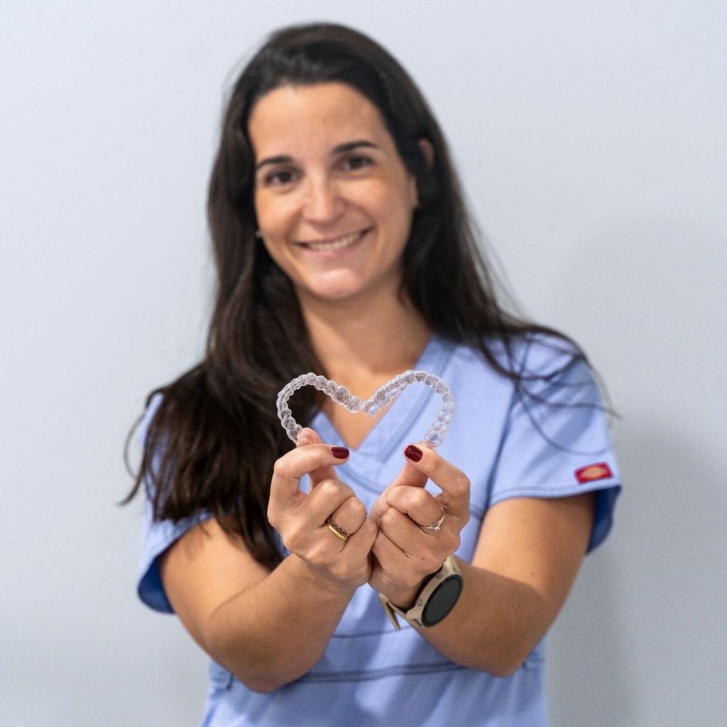 Doctora Ana Fernandez Cavada - Clínica Dental Dentinos